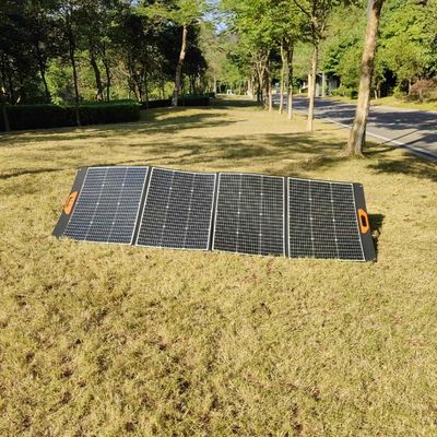 Estação de energia fotovoltaica portátil ao ar livre com painel solar