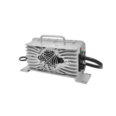 Carregador LiFePO4 IP67 800W à prova d'água Carregador rápido Smart DC para empilhadeiras / carrinhos de golfe