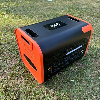 Gerador solar portátil multifunção de 2200W com frequência de saída AC/DC/USB 50/60Hz