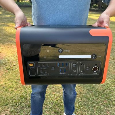 Vida útil 2000 vezes Gerador solar de 2200W para estação de energia portátil em acampamento