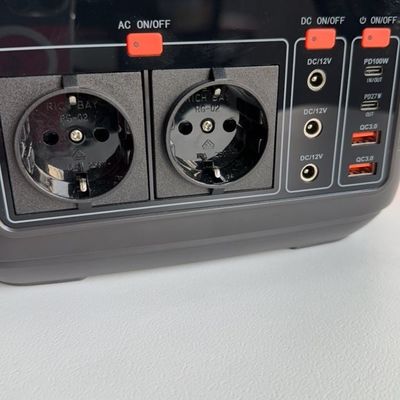 Demandas de energia de emergência Centro de energia doméstica com bateria de lítio de 600W e iluminação LED de 11W