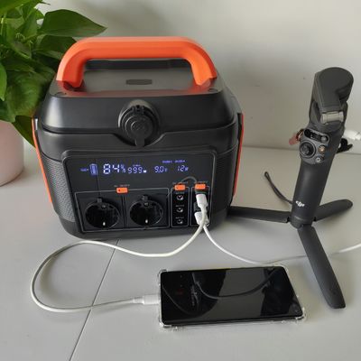 Fornecimento de energia por bateria de lítio de 600W para o mercado Aii USB Tipo C Saída DC e AC