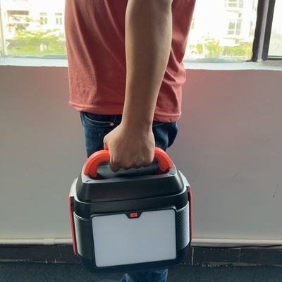 Estação de energia móvel ao ar livre com 600W de carregamento de painéis solares e saída de onda sinusoidal