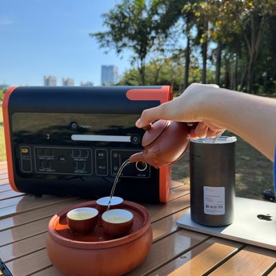 Autenticação Un38.3/Msos 2200W 220V Gerador portátil de carregamento solar de 800W para uso ao ar livre