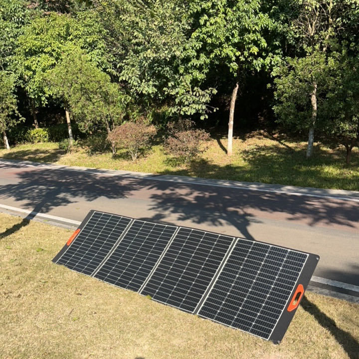22Eficiência de conversão de 0,8% e painéis solares dobráveis de 200W para excursões ao ar livre em RV