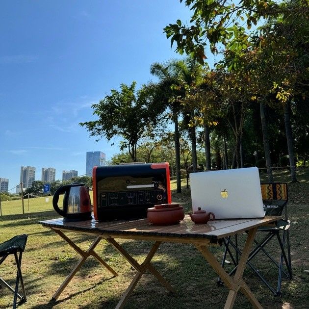 Estação de energia solar portátil com carregador a bordo e inversor de onda senoidal puro de 2200W