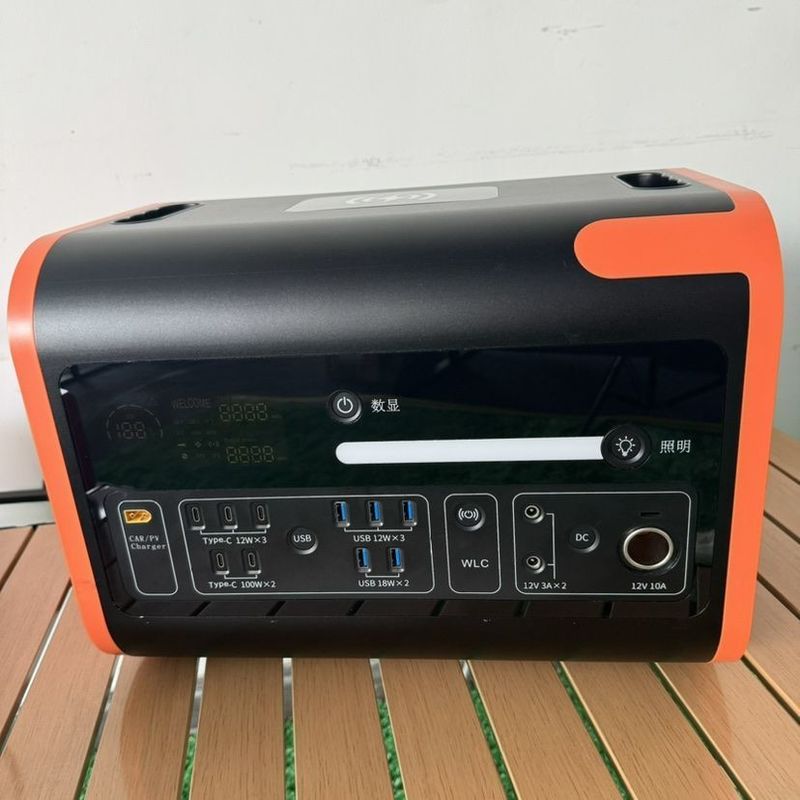 Iluminação LED de acampamento de 300W Gerador de energia solar móvel Estação de energia de emergência portátil AT22
