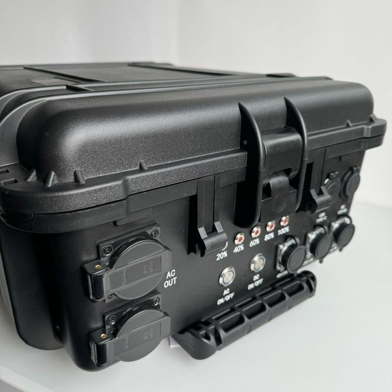Modo de carregamento do adaptador de CA Sistema de bateria de armazenamento de energia LiFePO4 para geração de energia